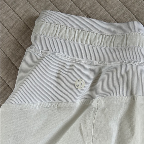 Lululemon dance studio white high rise lined casual shorts 6 - Picture 10 of 14